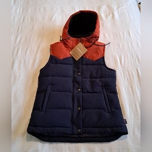 Patagonia women's size Medium Bivy hooded down vest, New navy & rust